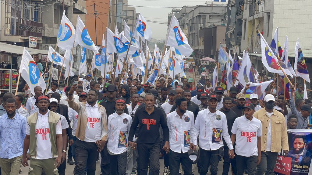 VictorKith's tweet photo. #RDC: «Nous serons naïfs de prendre le oui de #FélixTshisekedi au dialogue inclusif pour une ouverture. C’est plutôt une nouvelle manœuvre d’obtenir une grande concession en contrepartie d’un contenant livré sous réserve d’en déterminer le contenu lui‑même» @MikeMukebayi https://t.co/0R8JIRdLGY