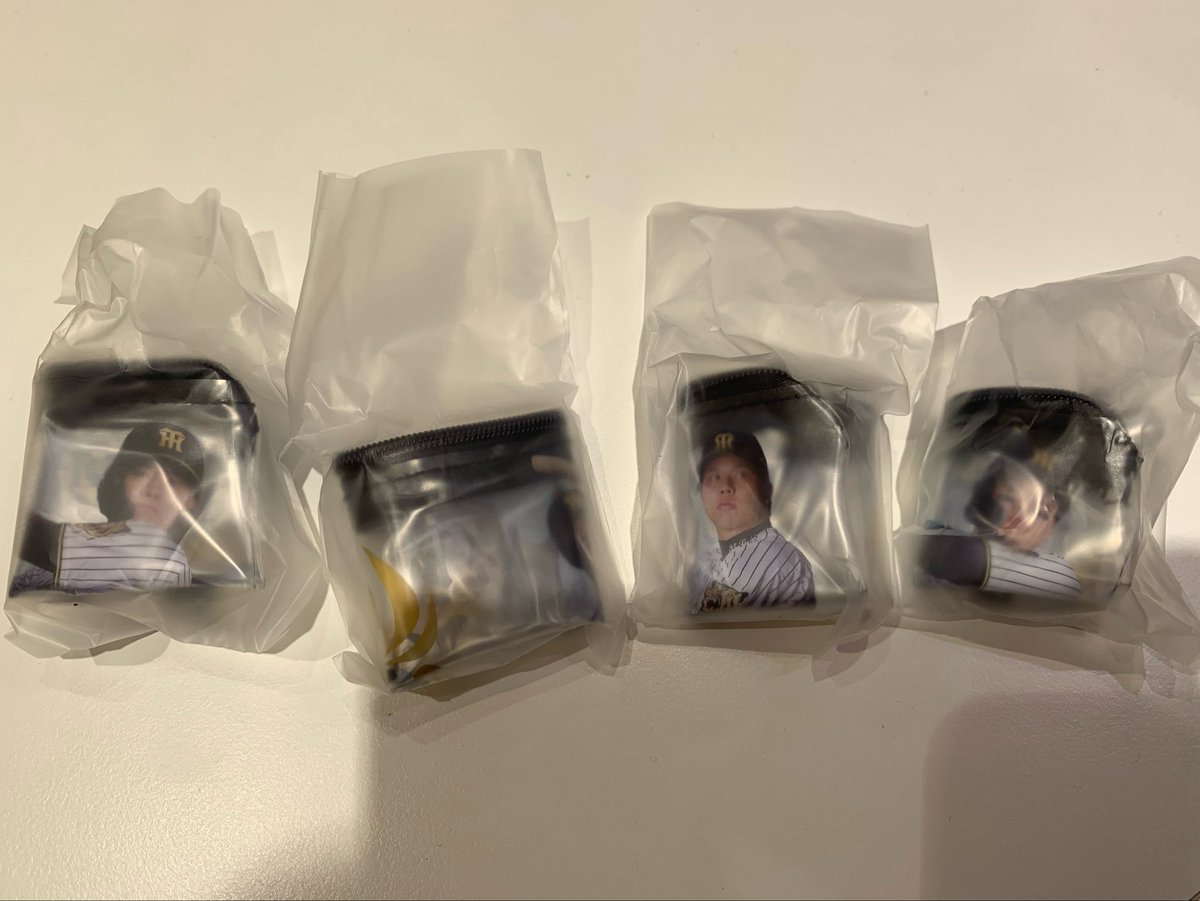 minachi_n's tweet photo. 【交換】ガチャガチャ　阪神タイガース　クリアポーチ

譲：佐藤、森下、中野、才木

求：近本、木浪

検索からでもお気軽にお声がけください。 https://t.co/s3qf0GwPal