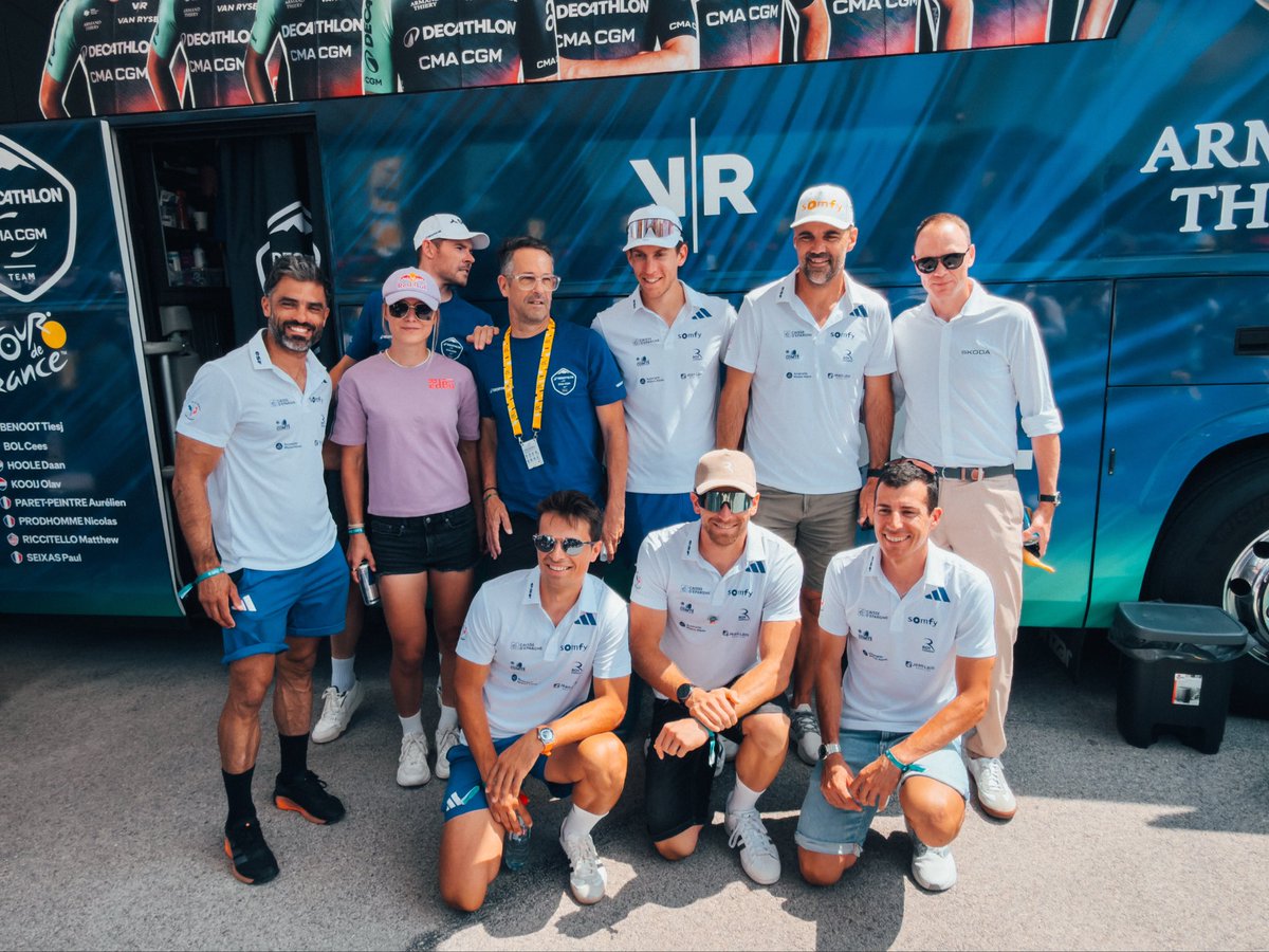 decathloncmacgm's tweet photo. 🇫🇷 @LeTour

L’équipe de France Biathlon + 4x 🏆 TDF = 🔥

Bonne préparation dans le Jura les gars ! 

#DECATHLONCMACGMTEAM https://t.co/skscXMYoDf