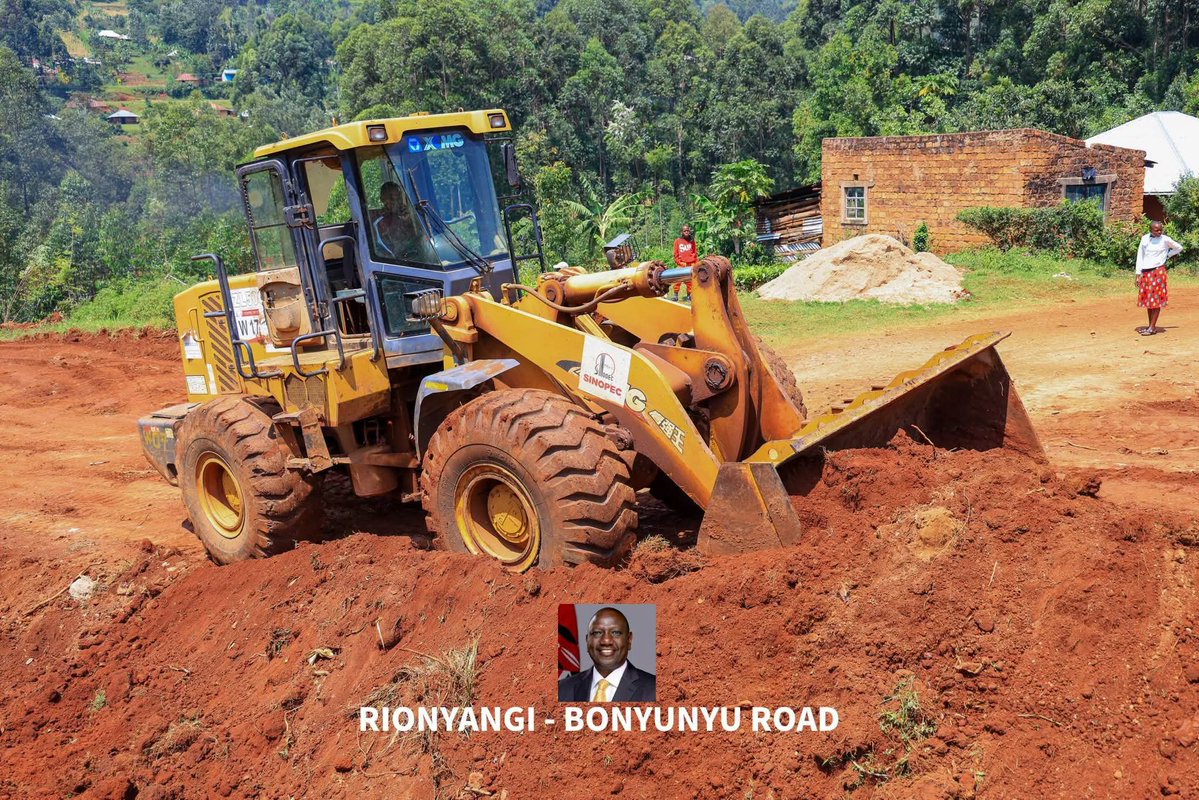HonJNyakundi's tweet photo. We have commenced stripping of the Rionyangi-Bonyunyu Link Road in preparation for upgrading it to Bitumen Standards.

This road linking Kisii and Nyamira counties will unlock faster transportation of goods and services, access to markets, and other essential services for residents.

Ahsante President William Ruto, Huku ni TUTAM ✌️