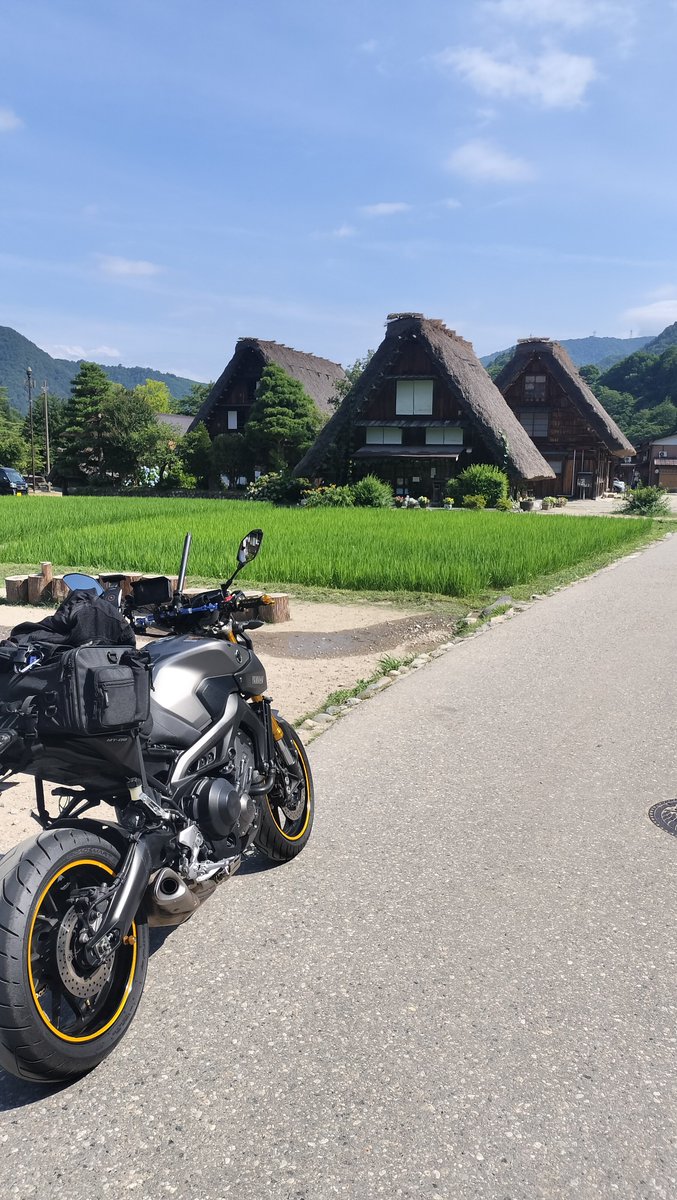 Yossy00605889's tweet photo. 今日は白川郷に行って来ました🤩
素敵な所でした🤩　
結構遠かった〜🤣 https://t.co/tSaNlqdGoO