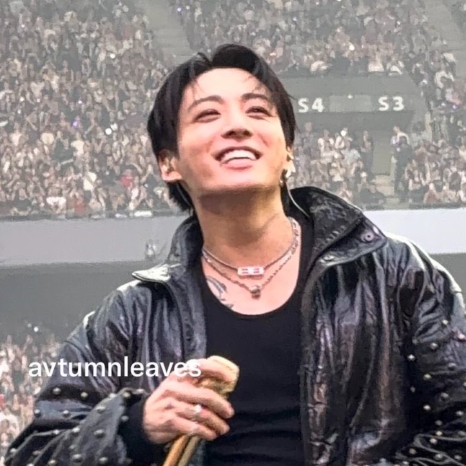 ri tweet media
