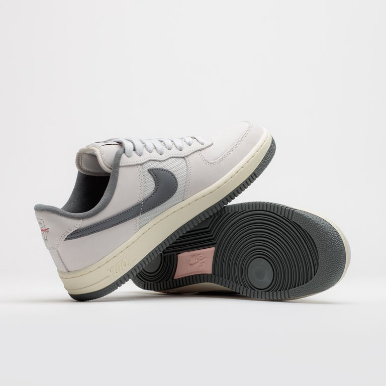 fullress's tweet photo. 堀米雄斗 × ナイキ SB × エア フォース 1 ロー "ホワイト/アイアングレー" (Yuto Horigome NIKE AIR FORDC 1 LOW “White/Iron Grey”) [IO8439-100]

・海外ショップにて早めのリリース

 https://t.co/no8m9bxvZk https://t.co/i2u95OS3S5