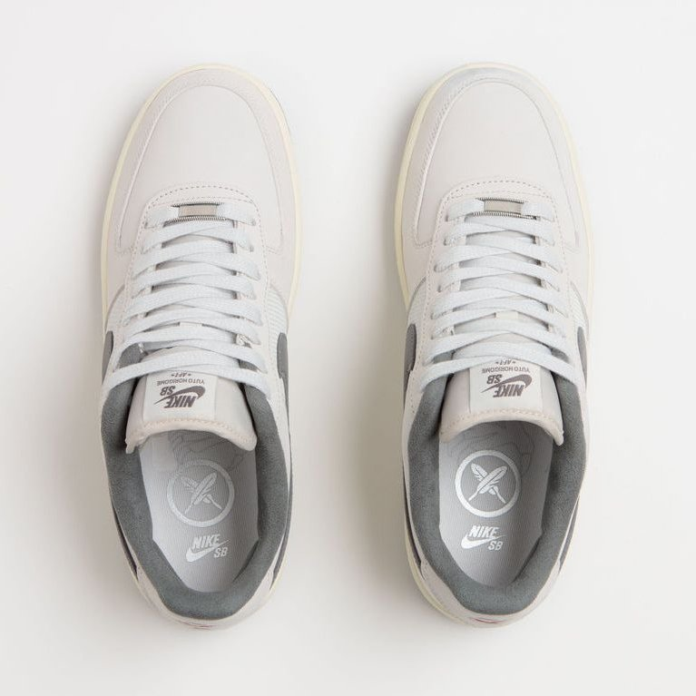 fullress's tweet photo. 堀米雄斗 × ナイキ SB × エア フォース 1 ロー "ホワイト/アイアングレー" (Yuto Horigome NIKE AIR FORDC 1 LOW “White/Iron Grey”) [IO8439-100]

・海外ショップにて早めのリリース

 https://t.co/no8m9bxvZk https://t.co/i2u95OS3S5