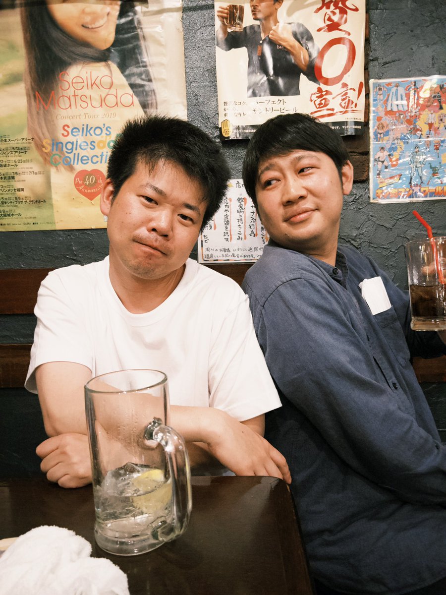 zyasuoki's tweet photo. @o_mj23 岡田さんと鳥山さんが2人でやってる「自意識過剰なふたり」の告知で使われる写真はだいたい私が撮ってたりします。この辺全部そうです。3人でよく飲み行くのに3人で映った写真はなかなかない。 https://t.co/HuMZa5mkrs