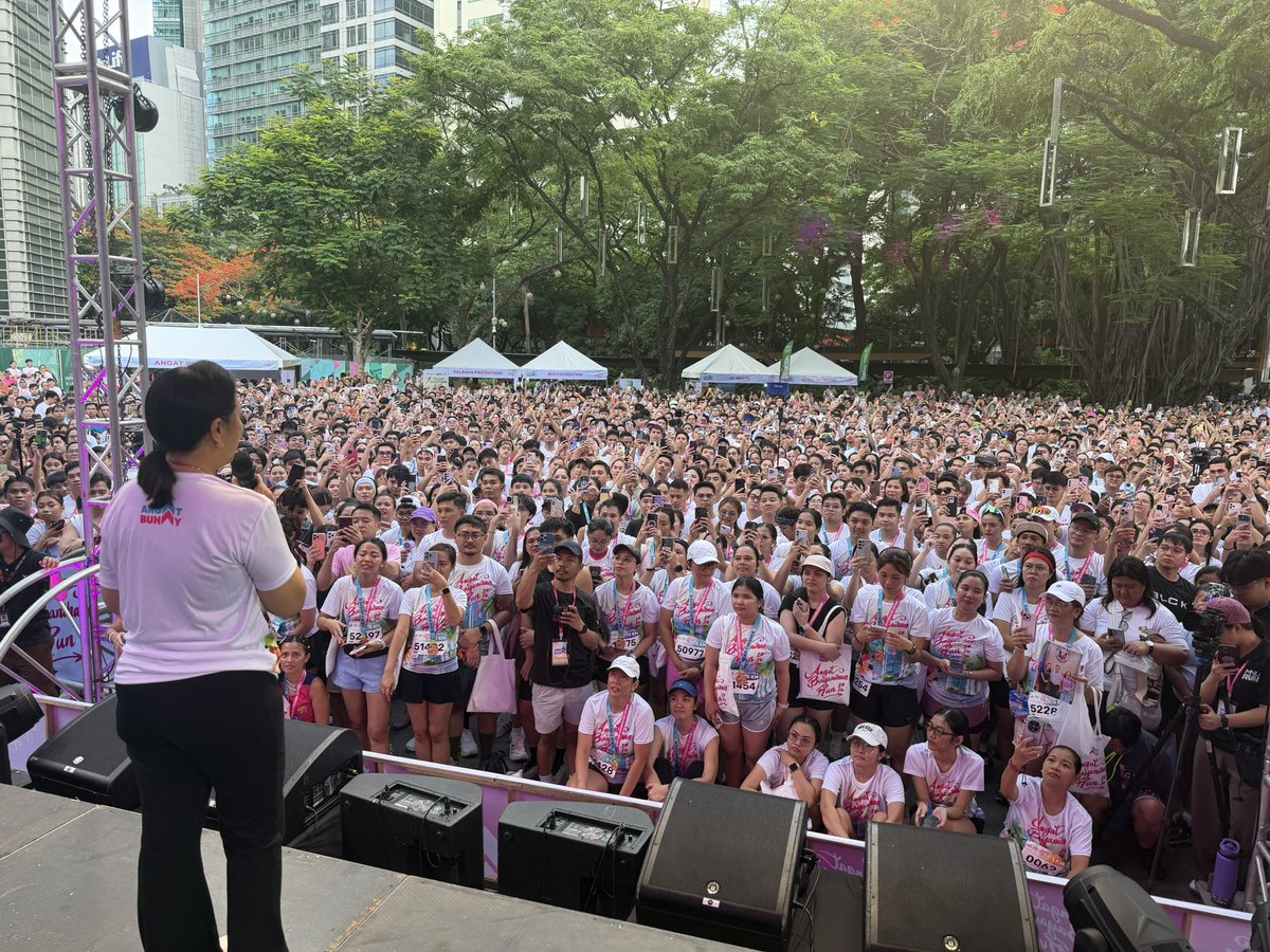 raffymagno's tweet photo. Leni! 🌸 https://t.co/FVDxCtlT0C