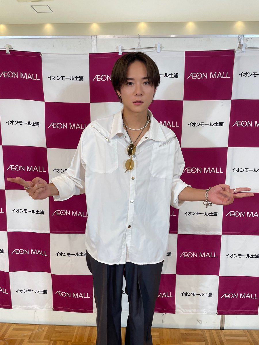 s_tky_staff's tweet photo. 「 𝐖𝐡𝐨 𝐚𝐦 𝐈 ? 」リリースイベント
in イオンモール土浦

お越しいただいた皆さま、ありがとうございました✨

次回は明日‼️ サンシャインシティ噴水広場にてリリイベ開催です🎶

お会いできるのを楽しみにしております✨

#杉本琢弥
#熊本の彼氏 https://t.co/Tjbjdnod5w