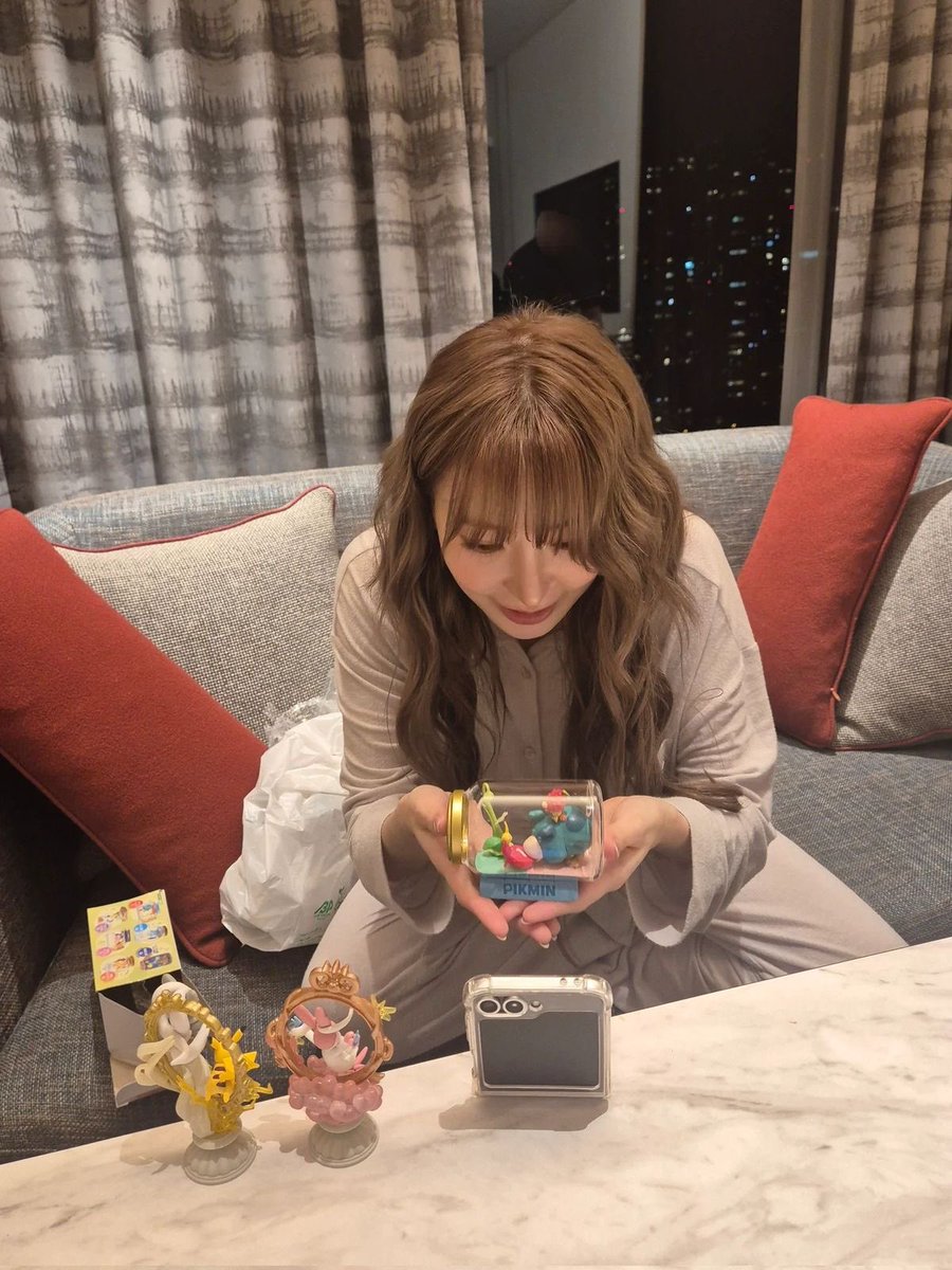 ynjnfims's tweet photo. photos you would have in your gallery if sakura was your girlfriend https://t.co/E7jucnuPGb