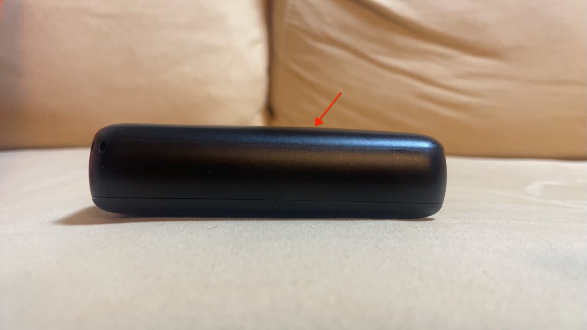 LilytechLab's tweet photo. 先日、モバイルバッテリーを繋いでファンを回していたら少し経つと止まってた。
充電できてなかったかな？とコンセントに繋いだら殆ど減ってない。
再度ファンを回したところまた気付いたら止まってる。 もしやこれは…とよく見たら膨らんでヒビ入ってるー😱
この動画で勉強したのですぐ気付けました。 https://t.co/rtryTLslL6