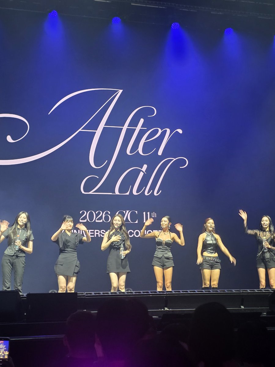 Lash9612's tweet photo. CLC IS BACK https://t.co/XtDstXfKim