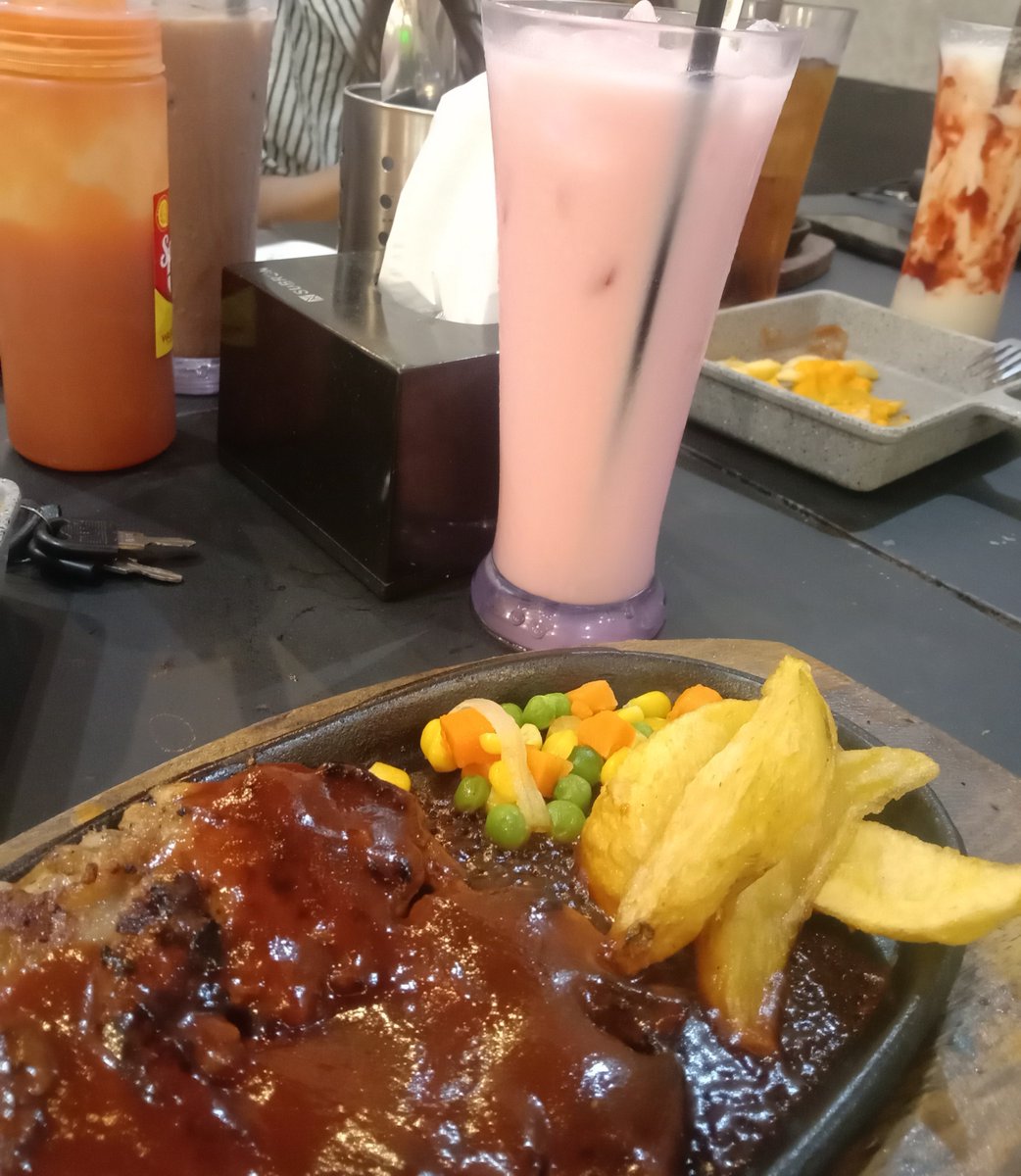 chloudys's tweet photo. 🍽️🥩 https://t.co/OjZ5a0eoup