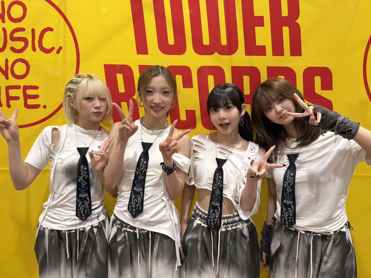 elsee_official's tweet photo. 🎀 ᴛʜᴀɴᴋ ʏᴏᴜ

ELSEE Free Live
 “𝓞𝓤𝓡 𝓙𝓞𝓤𝓡𝓝𝓔𝓨” 
📍東京・アリオ亀有

お暑い中、お集まりいただきありがとうございました！☀️🫧🎶

久しぶりの夏衣装でした⭐︎

次回はラスト𐙚 ‌˚
7/25(土) 18:00〜埼玉・ららぽーと富士見にて！
https://t.co/kFju3qm7Da

熱中症対策の上、ぜひお越しください✨

#ELSEE
#OURSPOT #OURJOURNEY