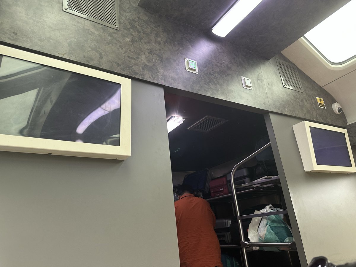 vikasjgd's tweet photo. welcome to Tejas Express Vistadome coach and its need serious attention. nothing working properly tv not working, washroom switch always working green. train number 22120. pls take care no window properly clean @IRCTCofficial @eCateringIRCTC @AshwiniVaishnaw ???? https://t.co/5McA7R6MY1