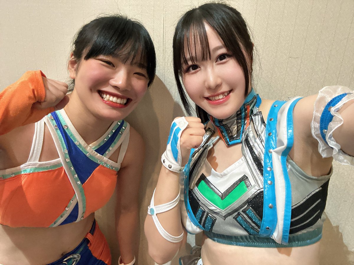 EMA_maishima's tweet photo. バースデーガールのなつぽいさんにやられた！！

一度でいいから纏の入場曲で走って入場してみたかったんだ〜！
初タッグやったけどなかなか良かったのでは✌🏻
明日は4WAY！敵だけどね！！
#STARDOM https://t.co/WWbLQQQq7w