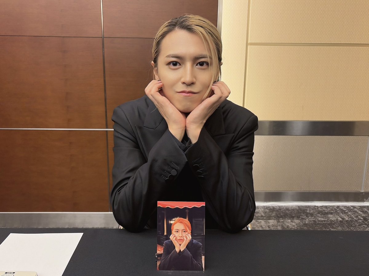 sd_bt's tweet photo. ＼ありがとうございました！／

超特急 #タカシ 写真集
『BULLET TRAIN TAKASHI 1st Photobook xemx』発売記念イベント in東京

ご乗車頂いた皆さん、ありがとうございました！✨

▼ご購入&amp;詳細はこちら！
https://t.co/8HMBkodHbh

#超特急 https://t.co/6Z6a195i0a