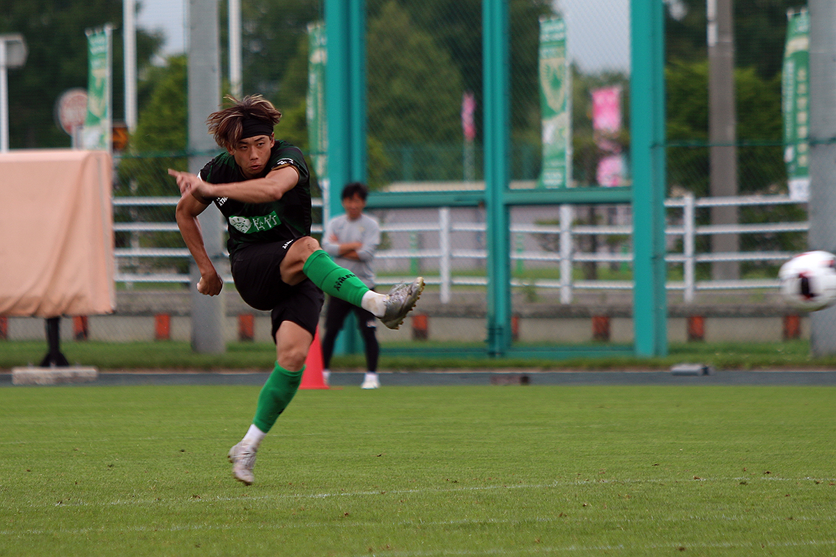 ardbeg27's tweet photo. ⚽️トレーニング取材📸

#東京ヴェルディ の北斗市キャンプ10日目(7/19)

オフ明け2部練の⛅️午後練習3⃣

居残りのシュート練習🎯

#verdy https://t.co/87BwaweFIK