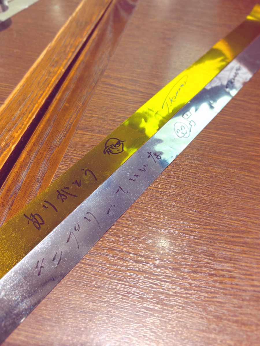k_ikaox's tweet photo. 直筆銀テ泣泣泣 https://t.co/q3J9qdwcxr