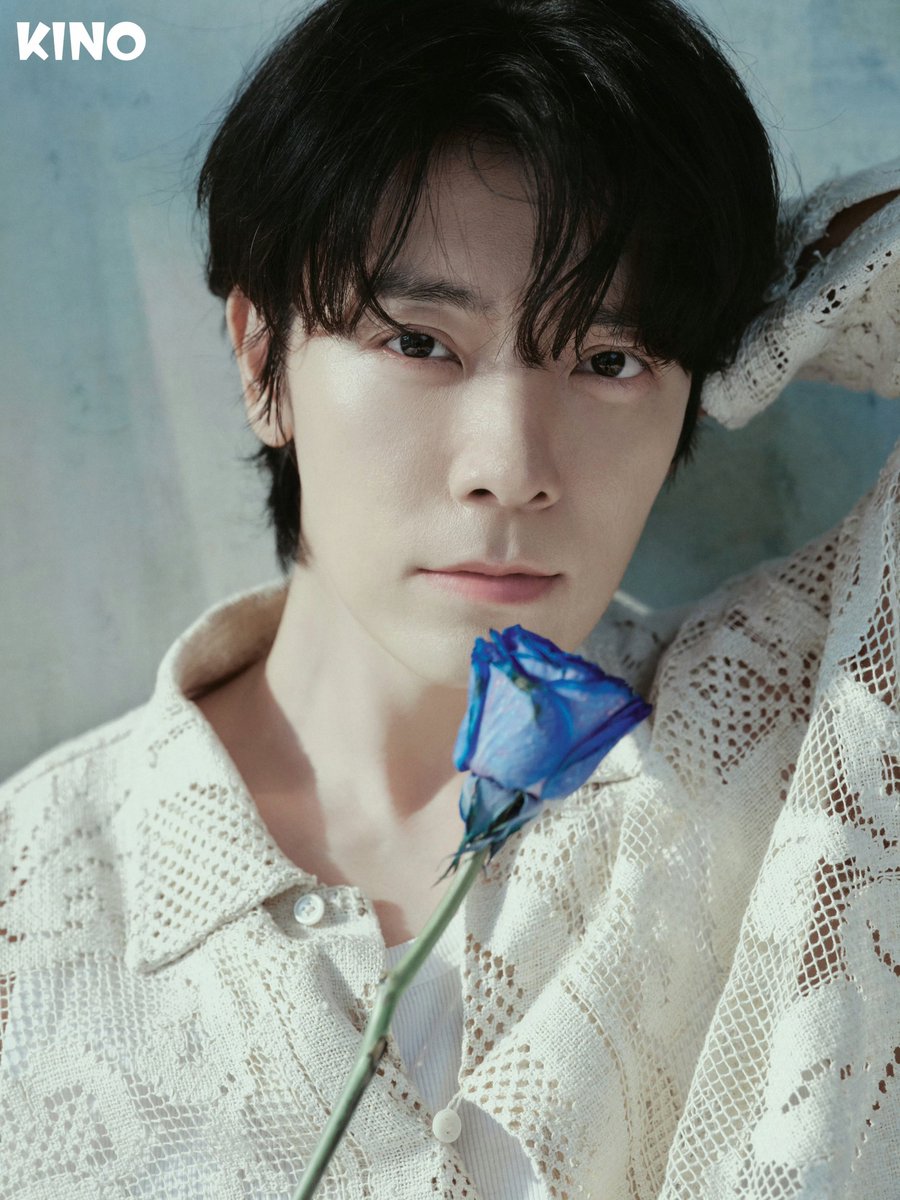 TheLees_HyukHae's tweet photo. 260719

DONGHAE X KINO MAGAZINE
#DONGHAE #동해 

What does summer look like at its best? Is it an apple falling onto the warm earth, or countless stars blanketing the midsummer night sky?
Or perhaps it's that very moment when the light falls, and he just happens to be there.
At this moment, the sea breeze is slowly drifting in from afar. On the other side of the sea, the starry sky is quietly closing the night's diary.