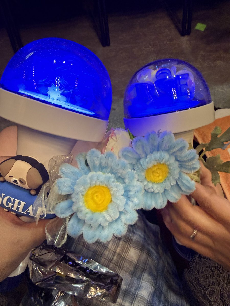 dh_ty10151227's tweet photo. Donghae ALIVE 2日目💙
最高だった、昨日を上回ってきた
座席にも、全てに感謝💙🦋
明日行けないのが悲しいけど… 
次の9月に🐯🐰

お隣でお揃いのお花🌼
素敵なご縁をありがとうございました♪

#donghae #alive #superjunior
#동해 #soloconcert https://t.co/eVPy5cr8Eb