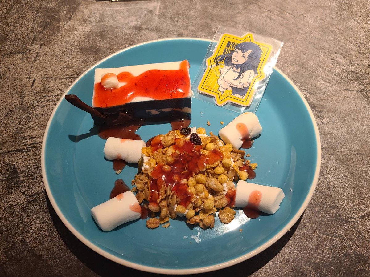 kyogoku39's tweet photo. トシカイコラボカフェ楽しませていただきました！口に出しても存在しない焼肉サンドが存在する幸せと第１話の原作再現ができるメニューが最高でした🛏
席も何品あっても撮影しやすい広さでとても快適です！
#スマベ https://t.co/hVHt1gDxIH