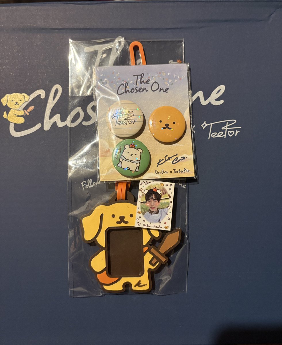 Iysgcf's tweet photo. helping a friend ~

ೃ࿔ wts | lfb | ph

 teeteepor kimandco collection
- ID photo + ID card holder + pin badge set ₱950

dop: payo / 2 weeks

🏷️ pc photocard teetee por the chosen one https://t.co/eg1Gtpy8my