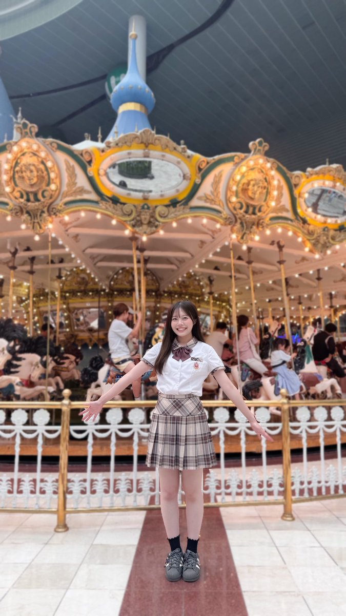 Yurinakamura_s2's tweet photo. 制服かわいかった🎶 https://t.co/4JKZikE4bD