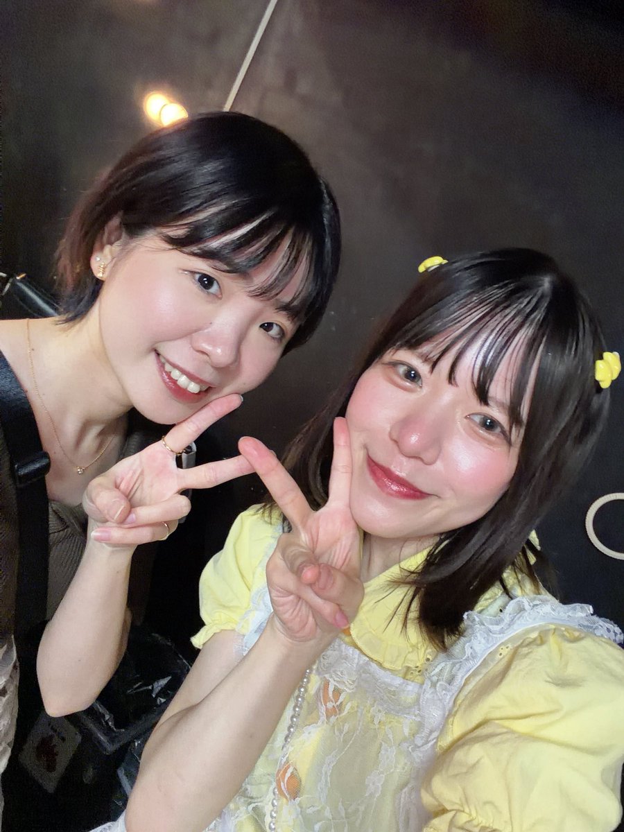 yumenonaco's tweet photo. 大好きな友だちが来てくれましたヽ(；▽；)ノありがとうございます！
🐶いちこさん
ソメソメ初期からの仲！お姉ちゃんみたいな存在！
📸土岐玉美ちゃん
私の憧れの存在！一番会っている友人

#ゆめのなことゆめのなか26 https://t.co/1bUwoe2WMH