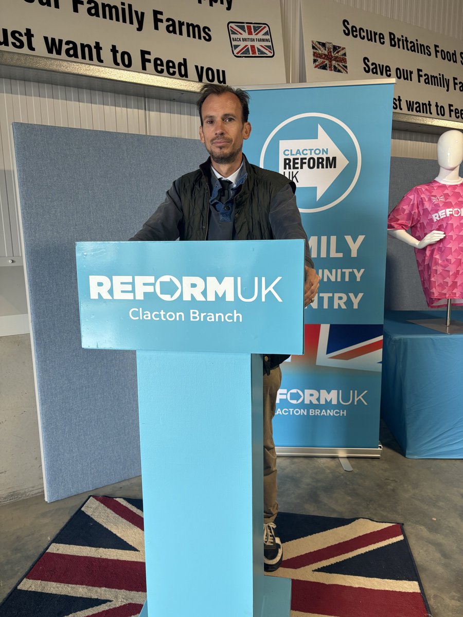 rob_hapgood's tweet photo. A productive debrief this morning at @reformparty_uk HQ Clacton before a full day of canvassing.

The people of Clacton are answering @Nigel_Farage’s call, and there’s a real sense of optimism on the doorstep. Many are looking forward to the next General Election and the opportunity to see Nigel in No. 10 Downing Street.

Onwards for another busy day!

Britain needs Reform ✅🩵🇬🇧🏴󠁧󠁢󠁥󠁮󠁧󠁿🤝