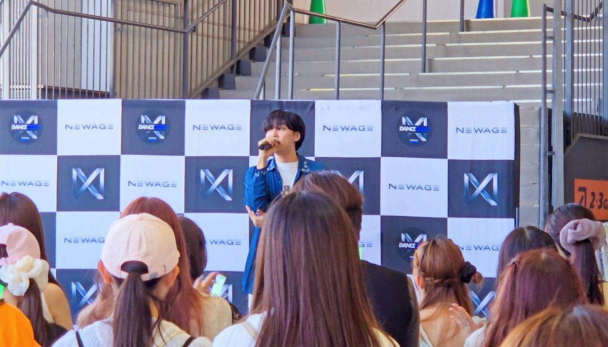 gakugaku2001224's tweet photo. 本日 LIVE来てくださって
本当にありがとうございました🙇‍♂️

最高に楽しかったです✌︎('ω')✌︎
今日は余韻に浸って寝ます笑

めっっっちゃくちゃ暑かったので
皆さんいっぱい水飲んでくださいね😭 https://t.co/NSxZZgWcy5