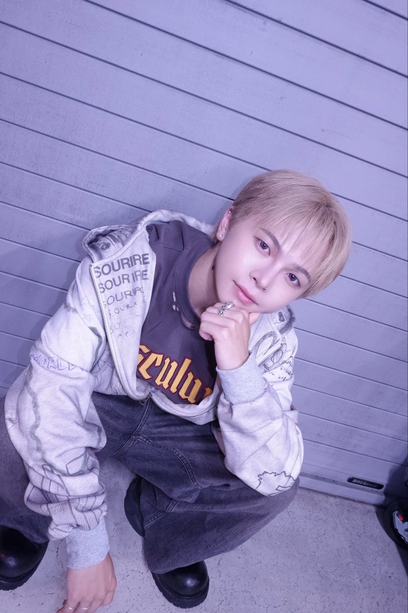oneoreight__'s tweet photo. #TAKERU

𝐎𝐍𝐄 𝐎𝐑  𝐄𝐈𝐆𝐇𝐓
𝟏𝐬𝐭 𝐋𝐈𝐕𝐄 𝐓𝐎𝐔𝐑 𝐆𝐀𝐓𝐇𝐄𝐑 𝐅𝐈𝐍𝐀𝐋 𝐢𝐧 𝐉𝐀𝐏𝐀𝐍

1st LIVE TOUR GATHER公演ありがとうございました。15公演に及ぶツアー、たくさんの
1DERZに出会えてすごく幸せな気持ちになりました。1DERZの皆さんがいるからこそ
ONE OR EIGHTは輝けています。
まだこれからエンジンをかけて
進んでい続けます。
一緒にいろんなページを作っていきましょう。
改めて本当にありがとうございました！

TAKERU

Photos 1 @SatoshiHata 

#ONEOREIGHT
#1OR8 
#GATHER
#1OR8_TOUR_GATHER