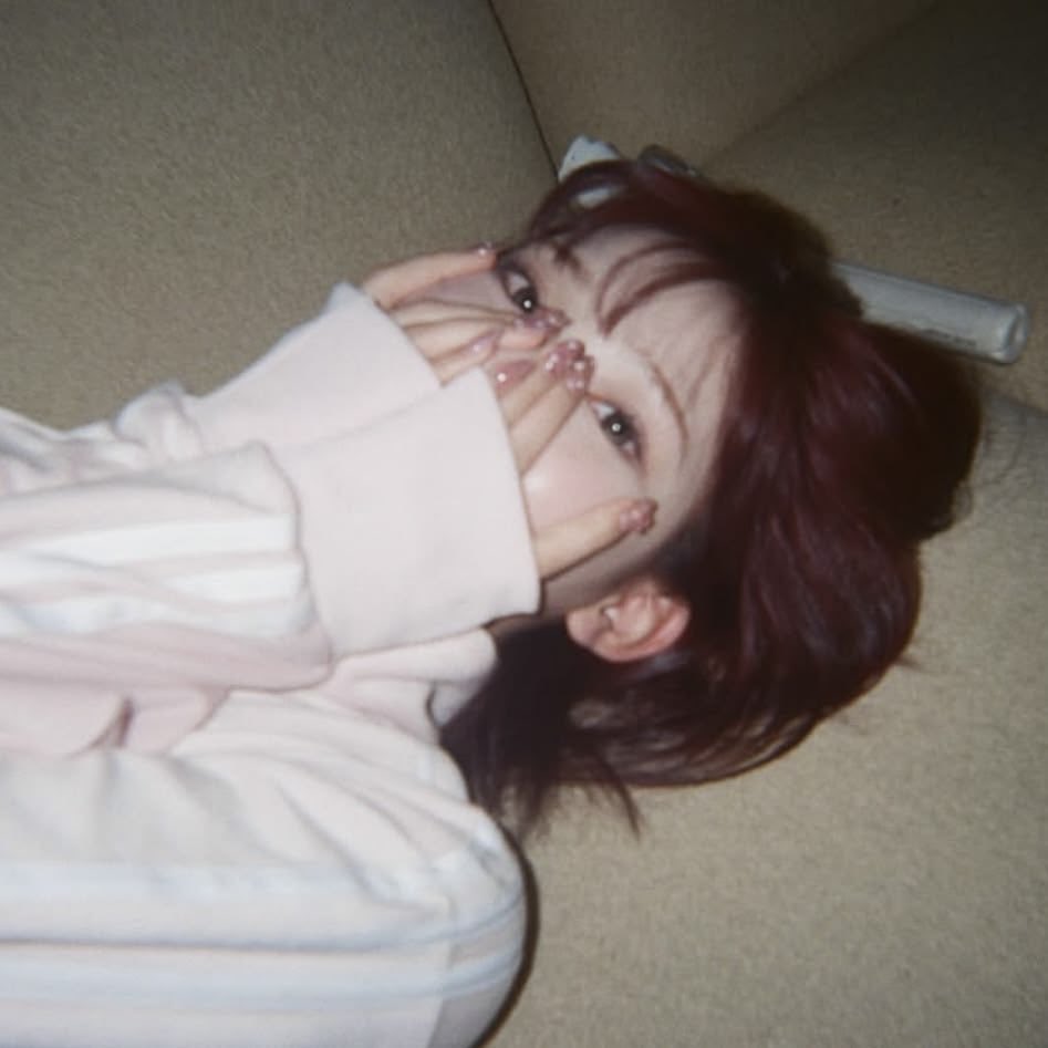 ya2gjk's tweet photo. 댠닺

최디우 길에서 김댜현 이름 부르는 거 부끄러워서

야

저기

이렇게만 부르는데

김댜현 일부러 멀리서

네~ 자기야

크게 대답해서 최디우 얼굴 새빨개질 듯 https://t.co/MncA0vyv0a