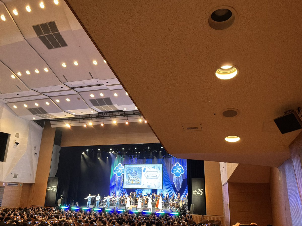 Riverbook11Book's tweet photo. 25周年のコンサート https://t.co/06ovK2Rp35