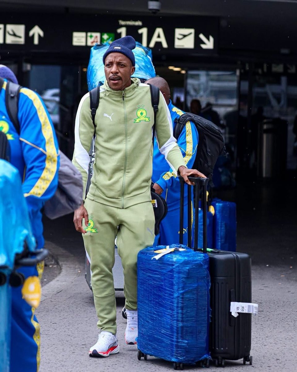 MickyJnr__'s tweet photo. 🇿🇦✈️ African champions Mamelodi Sundowns have arrived in Austria for their pre-season preparations ahead of the new campaign. 🟡🔵

#AfricanFootball #Sundowns https://t.co/HmMjqUNUTf