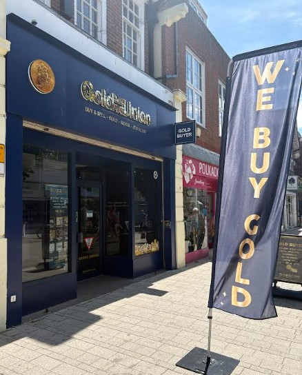Worthing_Herald's tweet photo. Could your gold and silver jewellery be worth more than you think? Lee helps you discover the value of your precious metals
#AD #Gold #Silver #Coins #Watches #GoldTrade #SilverTrade #BognorRegis #Investments #GoldInvesting #SellYourGold #GoldCoins
https://t.co/6R8Mk8oaFm https://t.co/Pj96AOF9qs