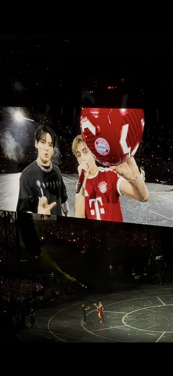 _moonchild0613's tweet photo. @koostrous This Is me, 20 years old, 7 years later still army loving bts more than anything else. I finally got to see them live for the first time after wishing for it the past 7 years. 13 year old me is still crying 🥹🫶🏼 https://t.co/2OEN7EEkxg