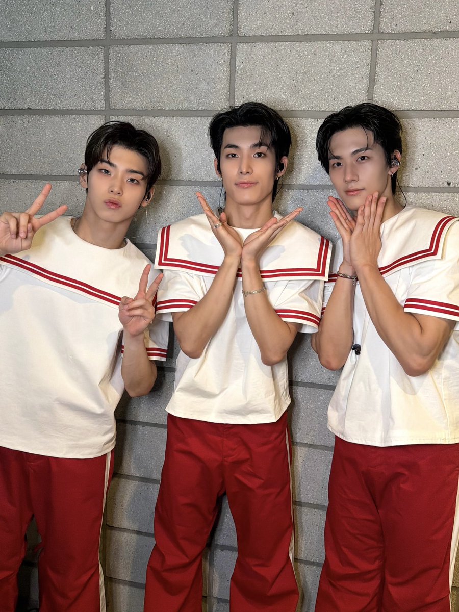 82MAJOR_231011's tweet photo. [📷]
#에이티투데이_260719

[82Office : Vacation 3회]

📋 업무 종료 보고

오늘도 함께해 주신 모든 82DE 주주님들 덕분에 82 Office : Vacation 업무를 성공적으로 마무리했습니다.

여름휴가 잘 다녀왔습니다! 🌴☀️

참석해 주신 모든 82DE 주주 여러분께 진심으로 감사드립니다.

#82MAJOR #82메이저 #에이티투메이저
#82Office_Vacation