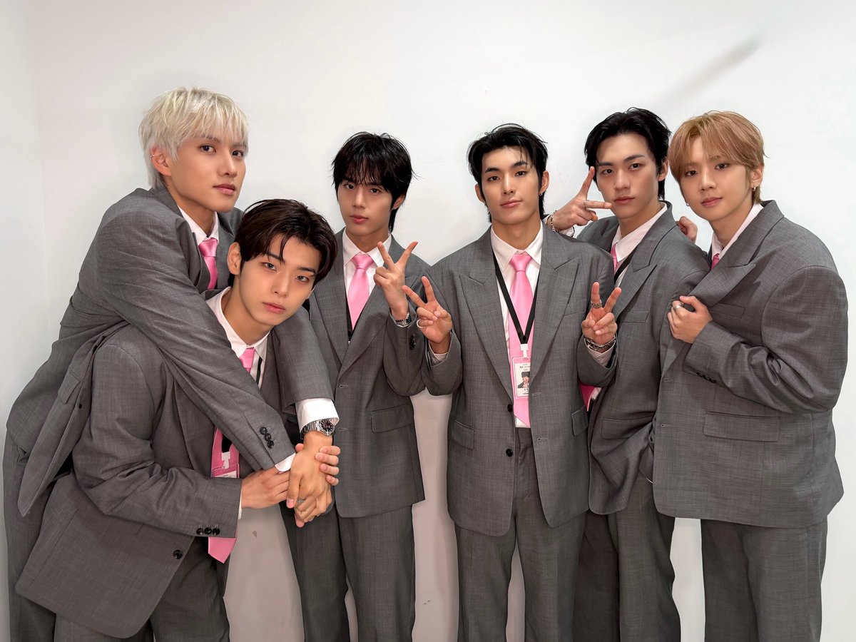 82MAJOR_231011's tweet photo. [📷]
#에이티투데이_260719

[82Office : Vacation 3회]

📋 업무 종료 보고

오늘도 함께해 주신 모든 82DE 주주님들 덕분에 82 Office : Vacation 업무를 성공적으로 마무리했습니다.

여름휴가 잘 다녀왔습니다! 🌴☀️

참석해 주신 모든 82DE 주주 여러분께 진심으로 감사드립니다.

#82MAJOR #82메이저 #에이티투메이저
#82Office_Vacation