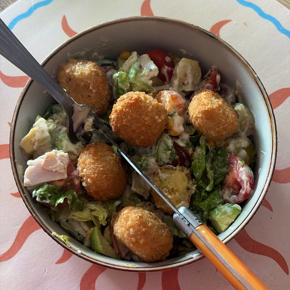 arnacoeurse_'s tweet photo. la bonne salade après être allée courir #bonapp https://t.co/B4mCs8W1Oc