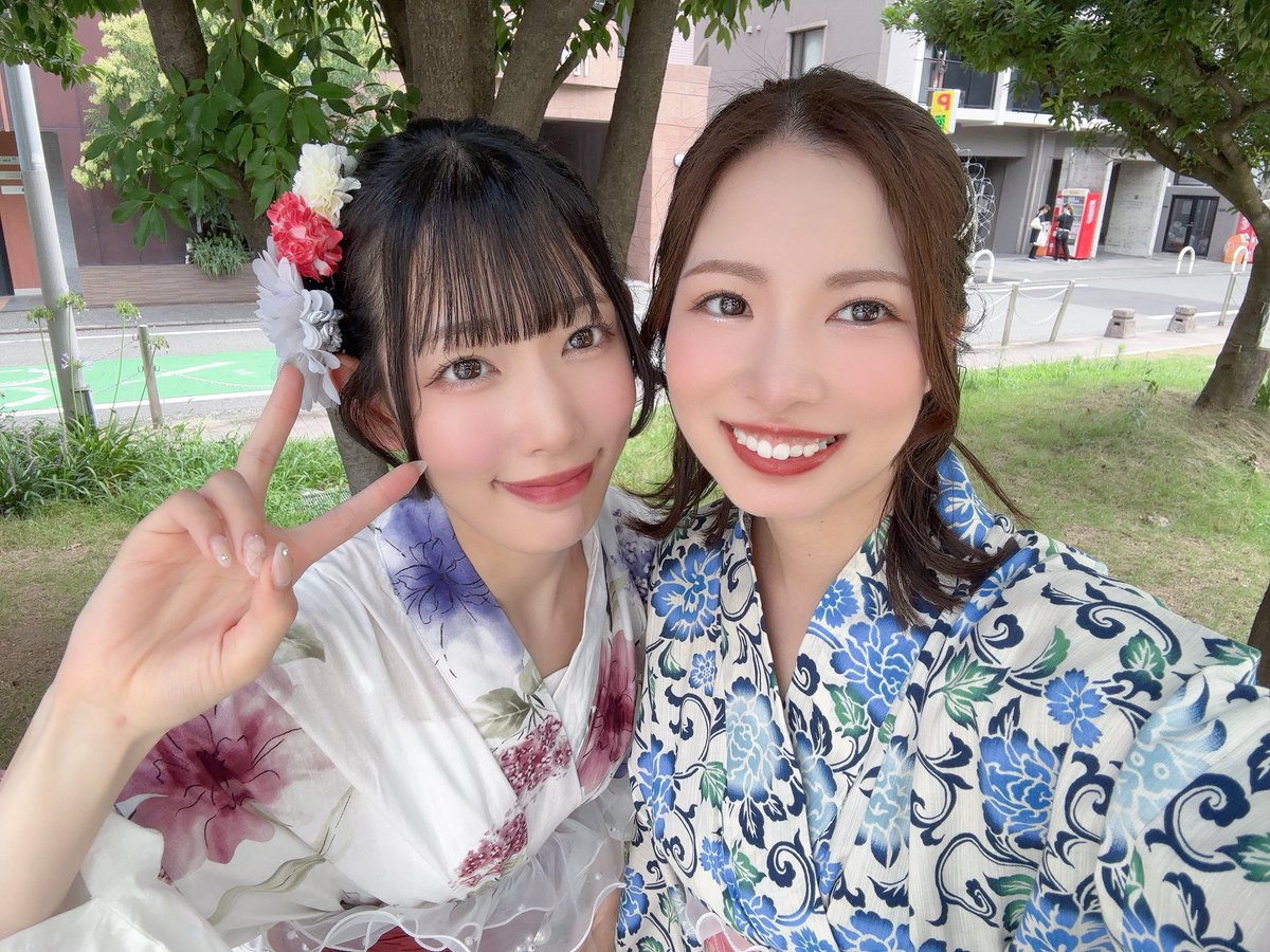 mayu_kishimayu's tweet photo. ちせいさん♡
私の好きな楽曲の一つ「あした」
ちせいさんの歌声で
より良いってなりました🥹✨

まりまり♡
ハードスケジュールの中
たっくさん練習してくれて感謝！
トキイキに馴染んできたよね？

琴ちゃん
久々一緒にライブできたね！
琴ちゃんが躓いてくれたお陰で
落ちを上手く歌えました🙊笑 https://t.co/8h7ohBHxGG