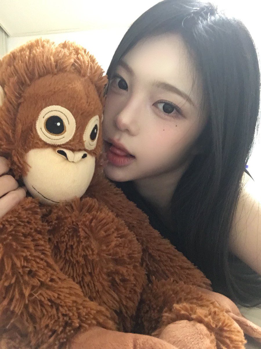 heartsNi2Iddo's tweet photo. 숭이랑 셀카 찍은 모습 너무 졸귀임..♡ https://t.co/FiPyhXfSrf