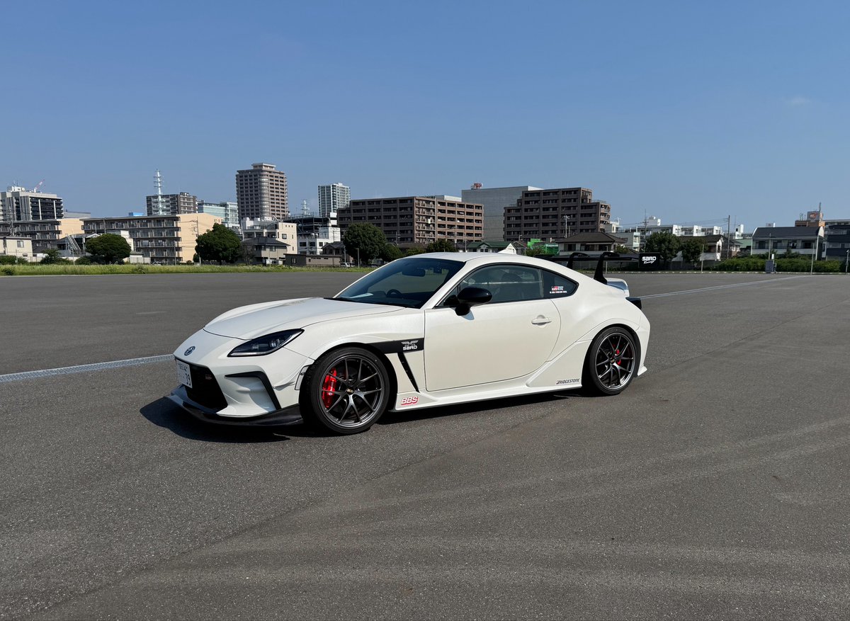sard_official's tweet photo. 【イベント】

7/25-26
APIT PERFORMANCE GARAGE 東福岡
GR CUSTOMIZE FAIR

展示デモカー GR86

スワンネックGT WING 014
フロントハーフスポイラー
など大人気のエアロを装着した
GR86が九州発上陸。
是非実車でご確認ください。

#GR86 https://t.co/vTgZDSAFhZ