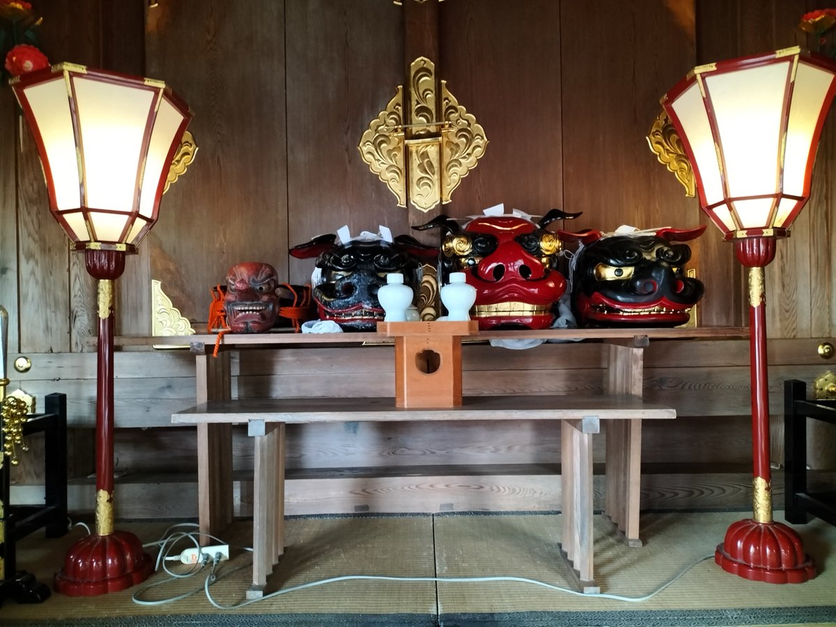 koukagion's tweet photo. 大原祇園祭をあと4日後に控え、今日から22日までの４日間大原中地区の氏子青年さん奉仕の獅子の氏子内９地区の各戸１軒ずつを巡回してお祓い清める行事が始まりました。毎日４名で一日ずつ交代の奉仕です。午前８時ごろから夕方まで巡られます。 https://t.co/0kIz3ISI0z