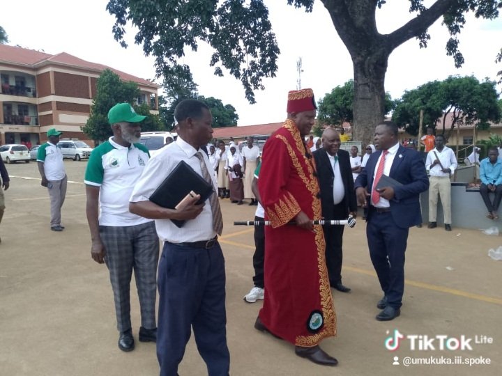 RedPepperUG's tweet photo. BUGISU CULTURAL WAR! 

Bukuka Cries To @Museveni To Stop Mps From 'Toppling' Umukuka…Spokesperson Steven Masiga Likens Move To Obote's 1966 Abolition Of Kingdoms
Read on- 👉 https://t.co/6h22ZHkniw https://t.co/KOOGmELnfD