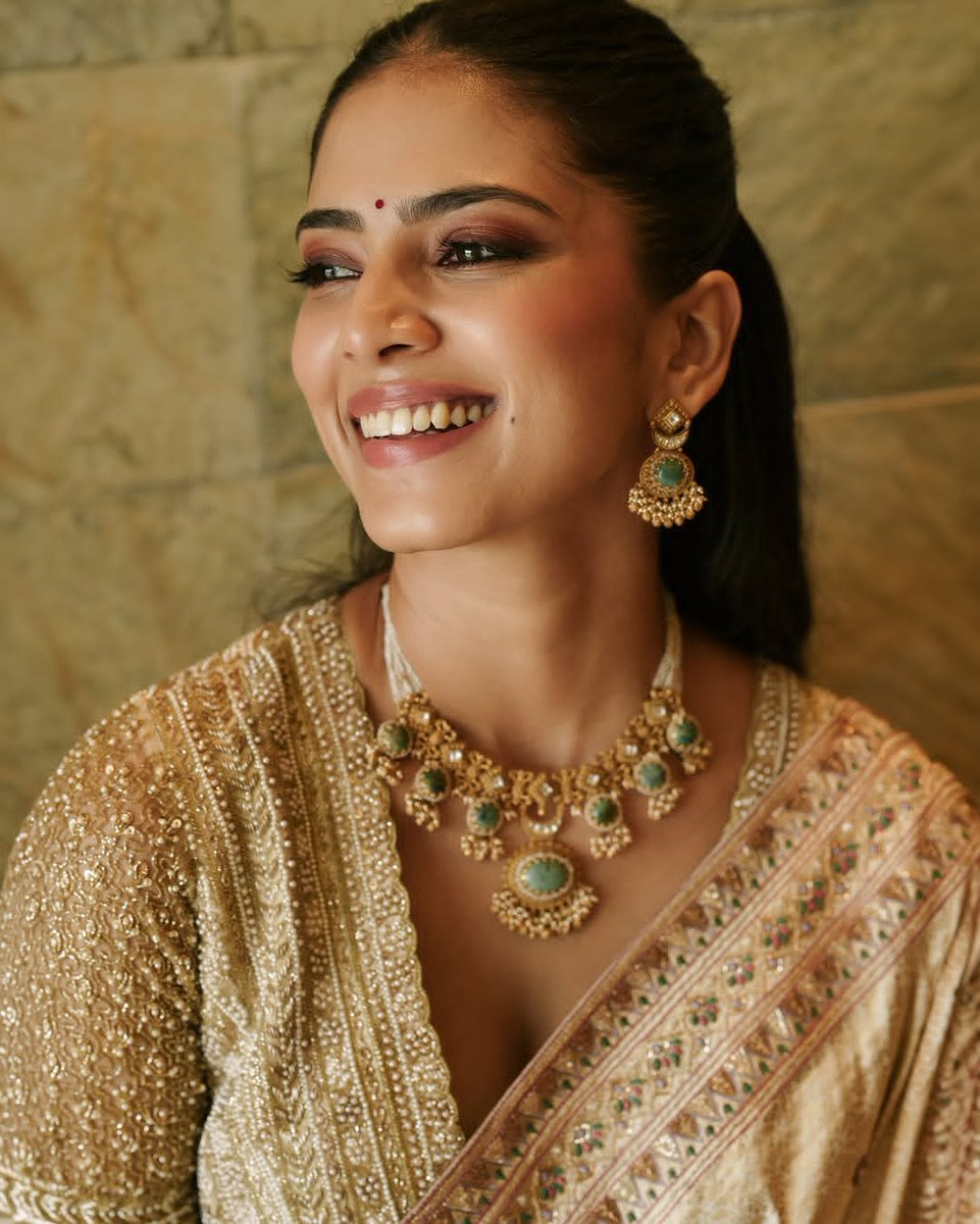 KollywoodCinima's tweet photo. Malavika Mohanan β¨π€
π· #Malavika #MalavikaMohanan
#KollywoodCinima #KcGallery #Sai https://t.co/jAysuxWBpm