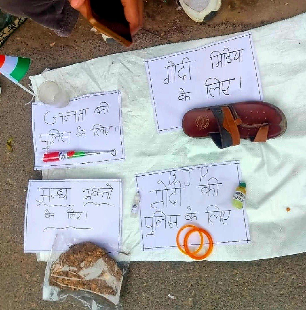ms_medusssa's tweet photo. Protests are the beating heart of a democracy. With the one being led by Sonam Wangchuk and Neha and Ameen and Manish, let's take a moment to also learn. Learn that wearing bangles or mehendi is not a sign of weakness. Let's learn that signs that have traditionally been attributed to women are not to be used as insults. Let's learn that sexism and misogyny cannot be forgiven just because the oppressed decides to use them as tools. 

We can always learn to use the right language to further our cause. We cannot and must not abandon ideology for the moment.