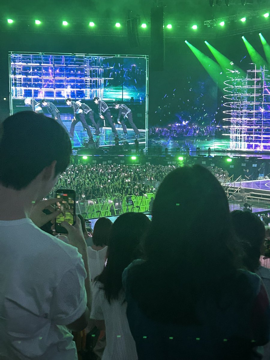 siirmp's tweet photo. #성한빈 멍또캣우정젭알영원히...... 계속재혀니무대하는거 영상으로담아주셧음 😭😭 https://t.co/CagFwyVqkb