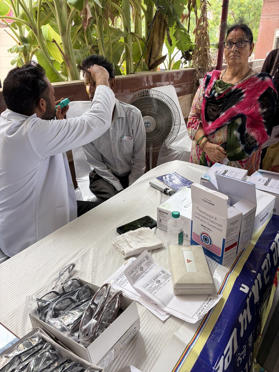 abhishek33c's tweet photo. छोटी कोशिश बड़ा सुकून
#MLRFoundation #NGO #FreeMedicalCamp https://t.co/Lkh0h7Tc8L