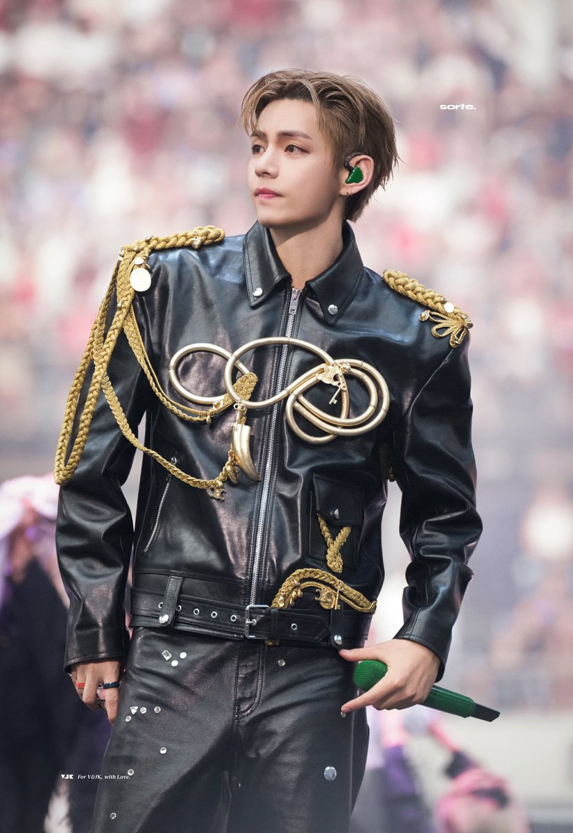 SORTE613's tweet photo. 태형이💖✨️💫
260718 PARIS 태형 HQ
#V #뷔 #TAEHYUNG #태형 #テテ https://t.co/a7MKyuzgiw