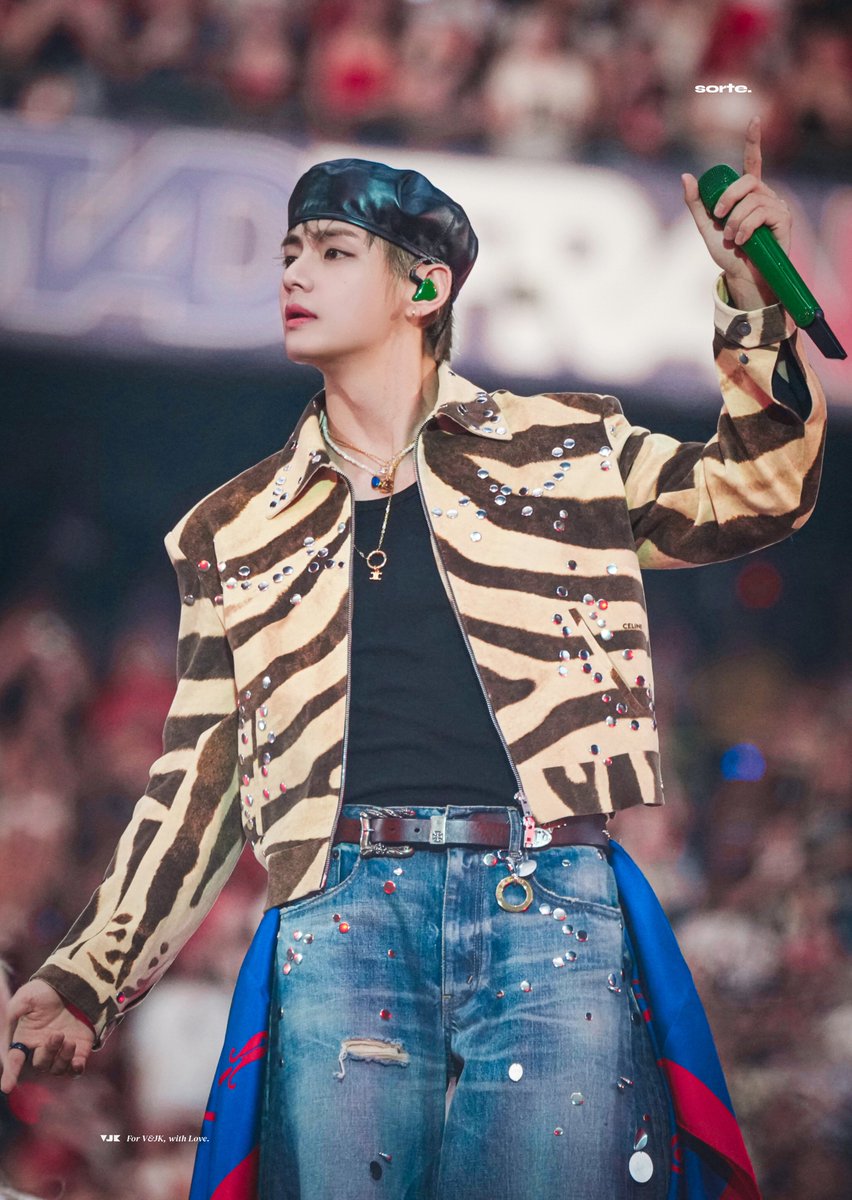 SORTE613's tweet photo. 태형이💖✨️💫
260718 PARIS 태형 HQ
#V #뷔 #TAEHYUNG #태형 #テテ https://t.co/a7MKyuzgiw