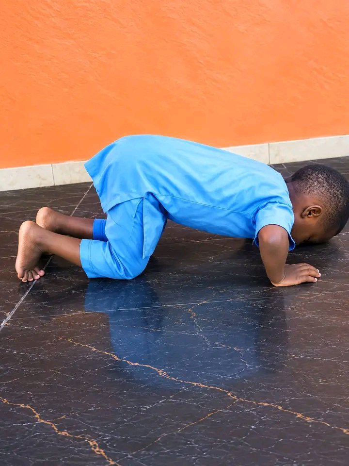 chakyatoba's tweet photo. No doubt, there's something great about this boy, if he can compuse  himself like this in prayer

Allah akbar.💪💪 https://t.co/NdLFM6j9kq